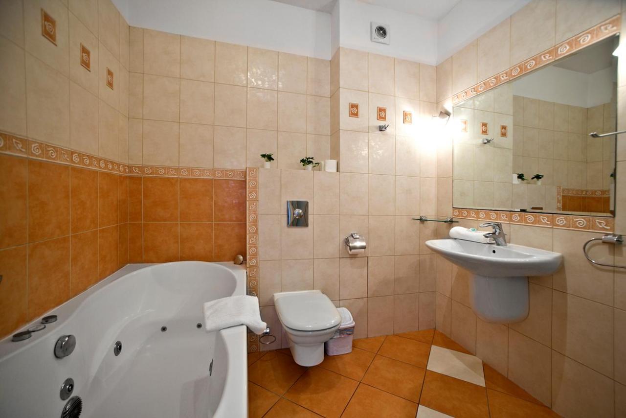3 Bedrooms Apartment Zoliborz Gwiazdzista Warszawa Exteriör bild